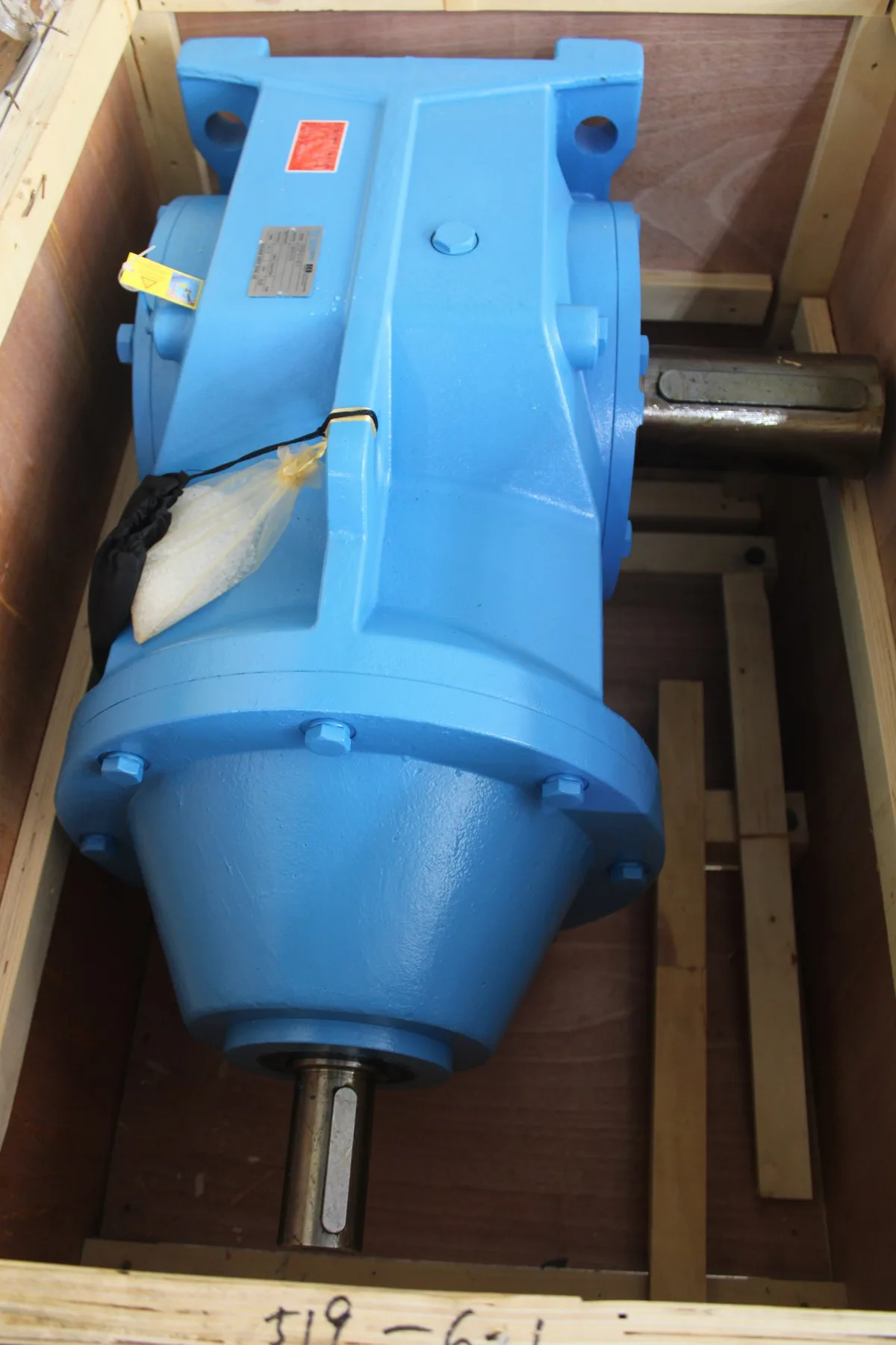 Reductor cónico-helicoidal KS108 41,74:1 (30 HP)
